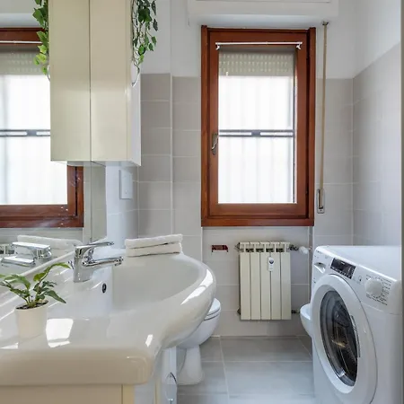 Bright And Modern X4 Apartment